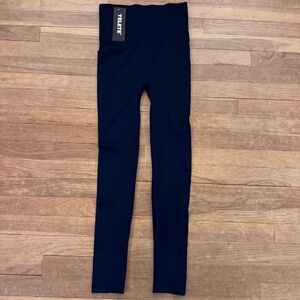 NWT Yelete Women's Navy Blue Seamless Leggings - One Size
 b13